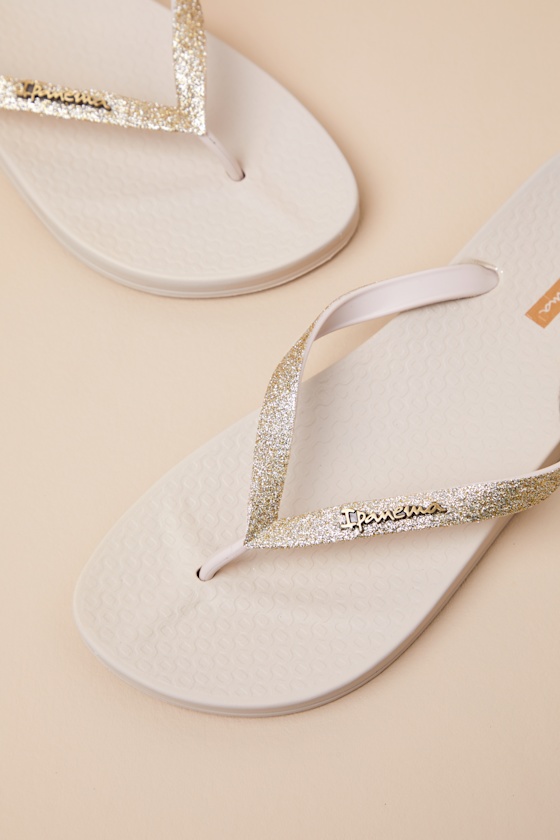 Ipanema Ana Sparkle Beige Flip Flops