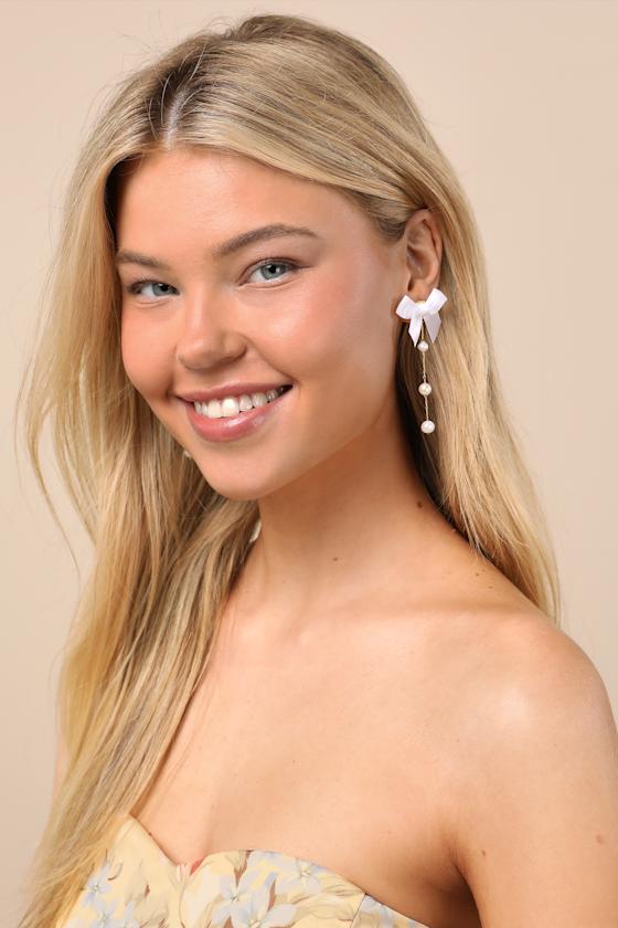Petit Moments Bow Earrings - White Bow Earrings - Pearl