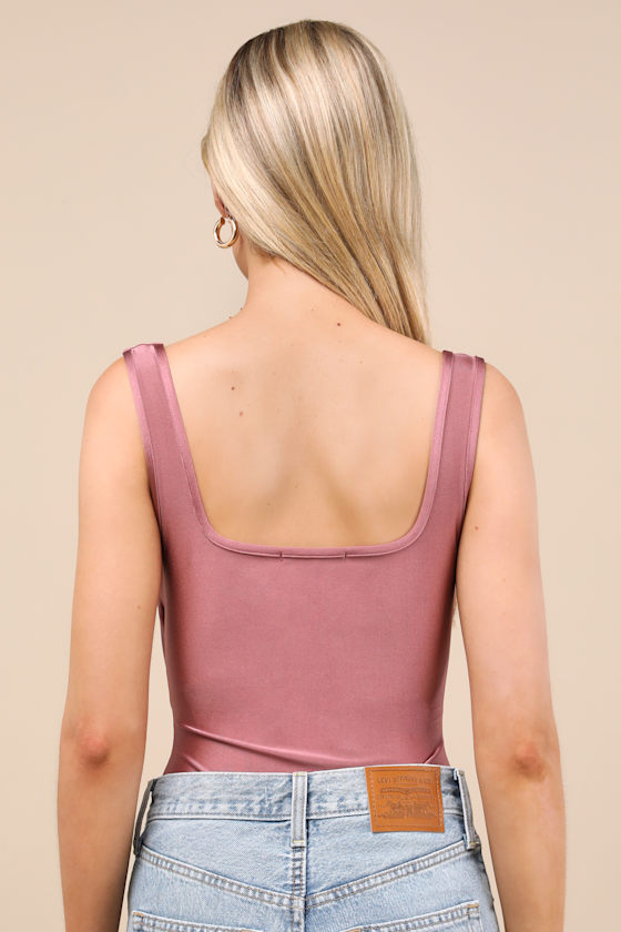 LULUS BASIMA MAUVE CUTOUT TWIST-FRONT SLEEVELESS BODYSUIT
