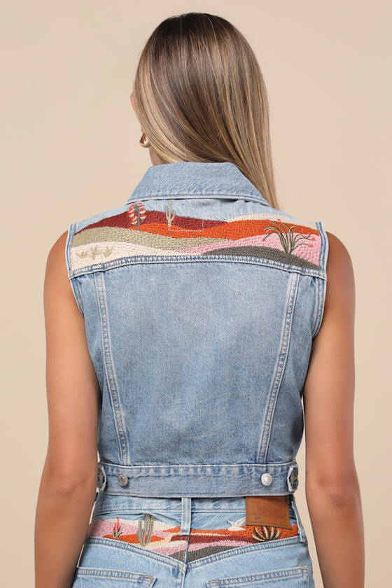 Levi's Embroidered Light Wash Denim Xs Vest