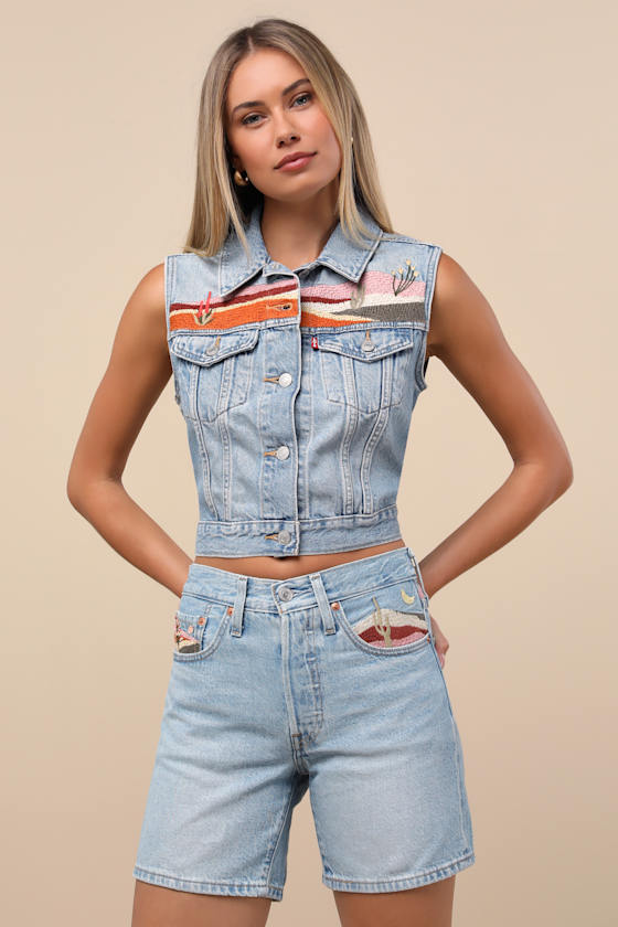 501 Mid Thigh Light Wash Denim Embroidered Shorts 1