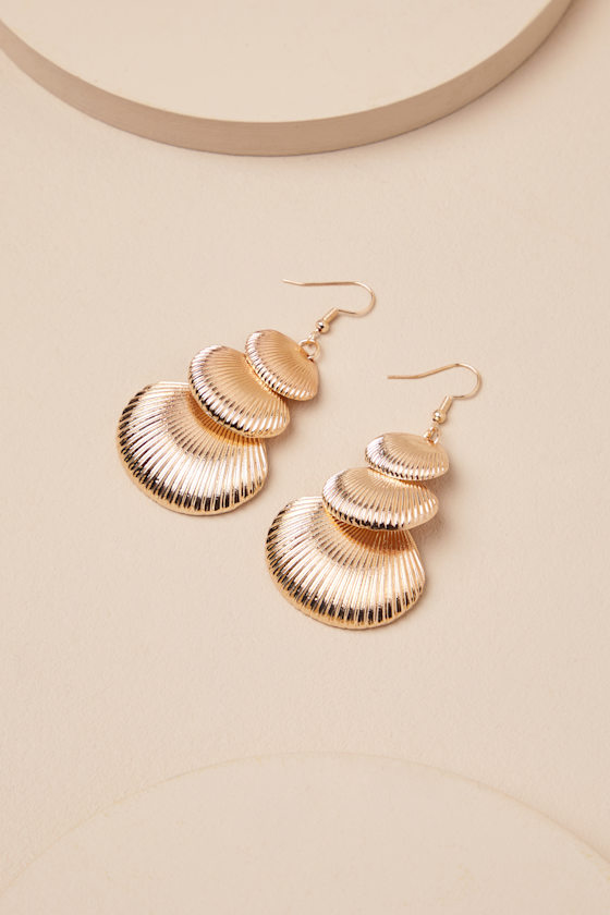 Lulus Junonia Gold Seashell Drop Earrings In Gold