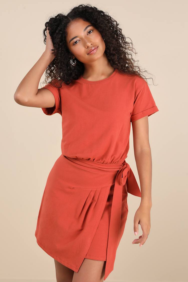 open lace back dress Petal and Pup Women's Domenica Shirred Long Sleeve Midi Dress - Red Floral Bandana main image 1