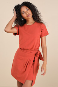 Ioana Rust Red Short Sleeve Pleated Faux-Wrap Mini Dress