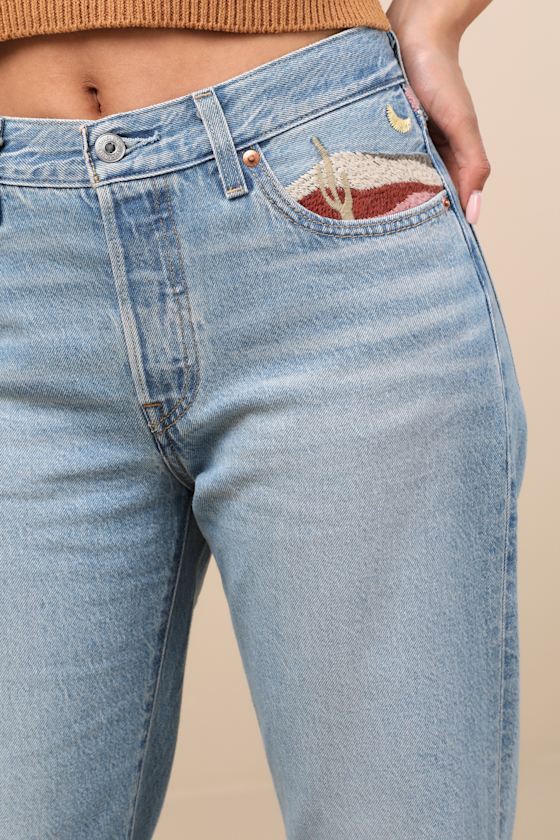 501 90's Ankle Light Wash Embroidered Straight Leg Jeans