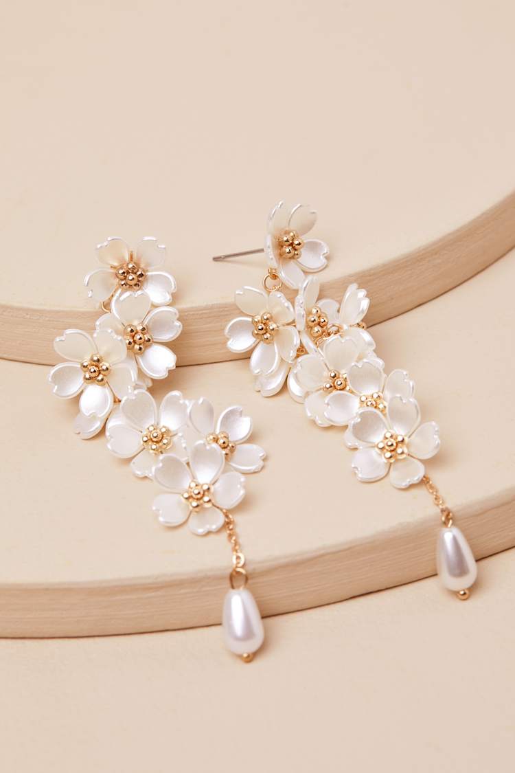 Angelisa White and Gold Flower Statement Earrings
