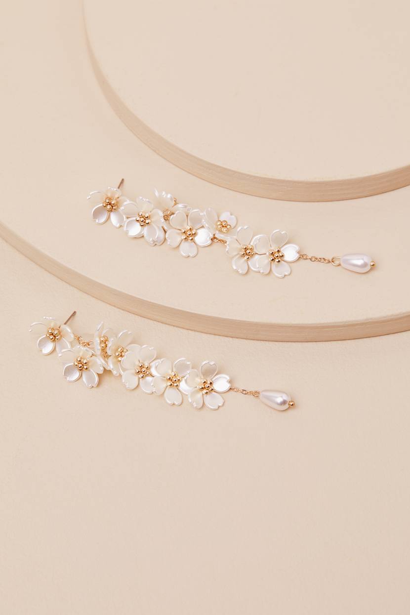 Angelisa White and Gold Flower Statement Earrings