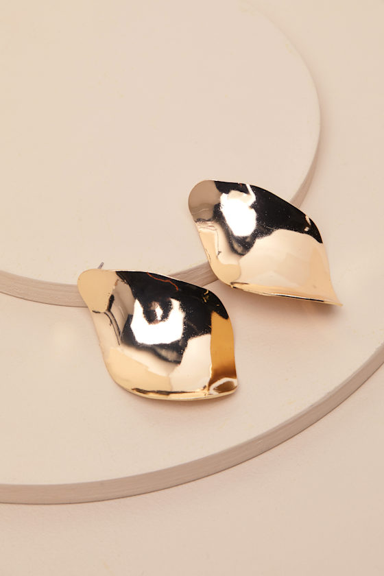 LULUS DONELLA GOLD STATEMENT EARRINGS