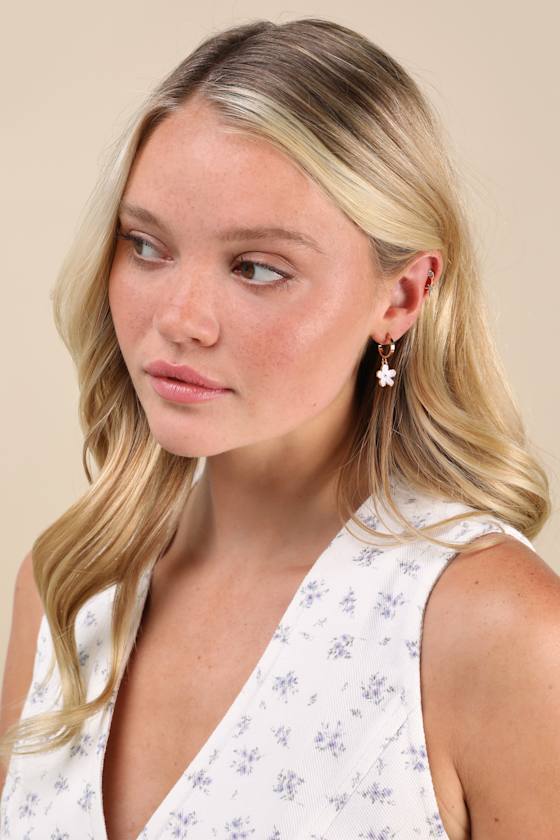 LULUS ADHARA GOLD AND PEARL FLORAL FIVE-PIECE EARRING SET