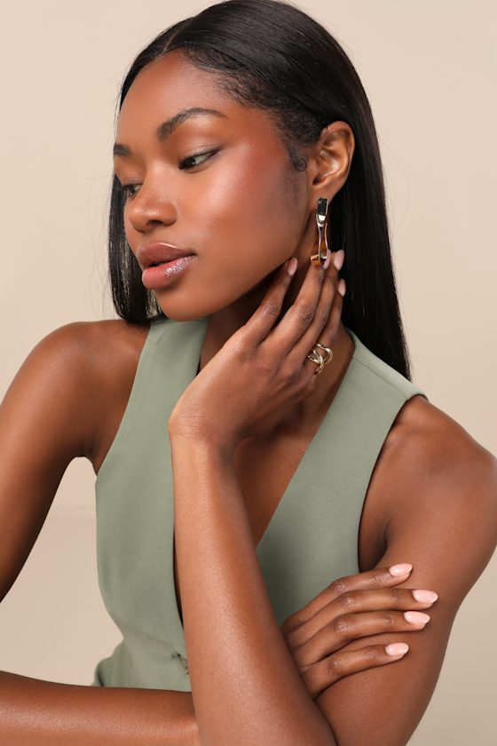 Lulus Tava Gold Twisted Hoop Earrings