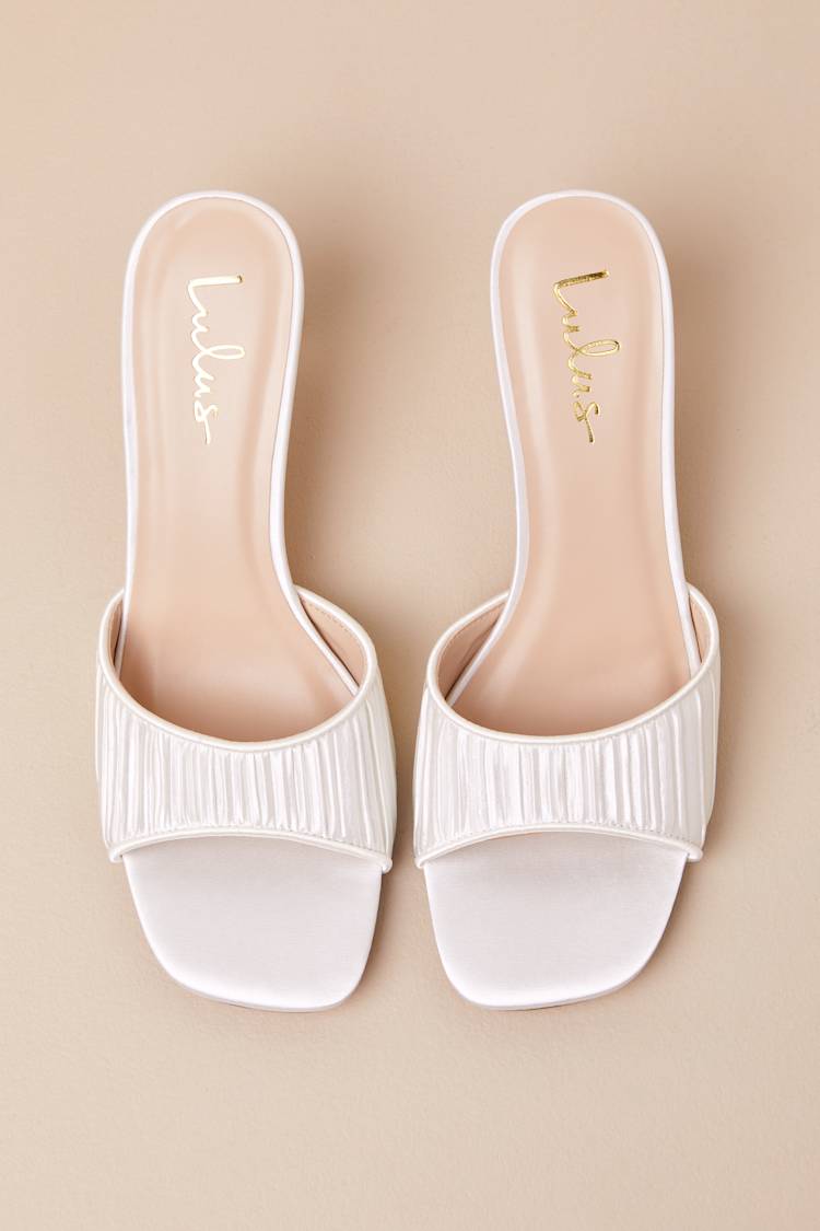 Cute Dresses, Tops, Shoes & Clothing for Women