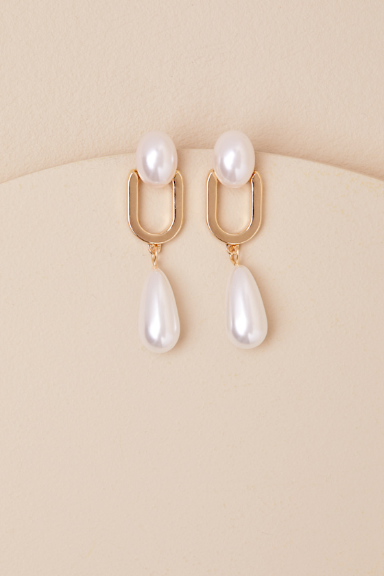 Lulus Tonna Gold And White Pearl Drop Earrings