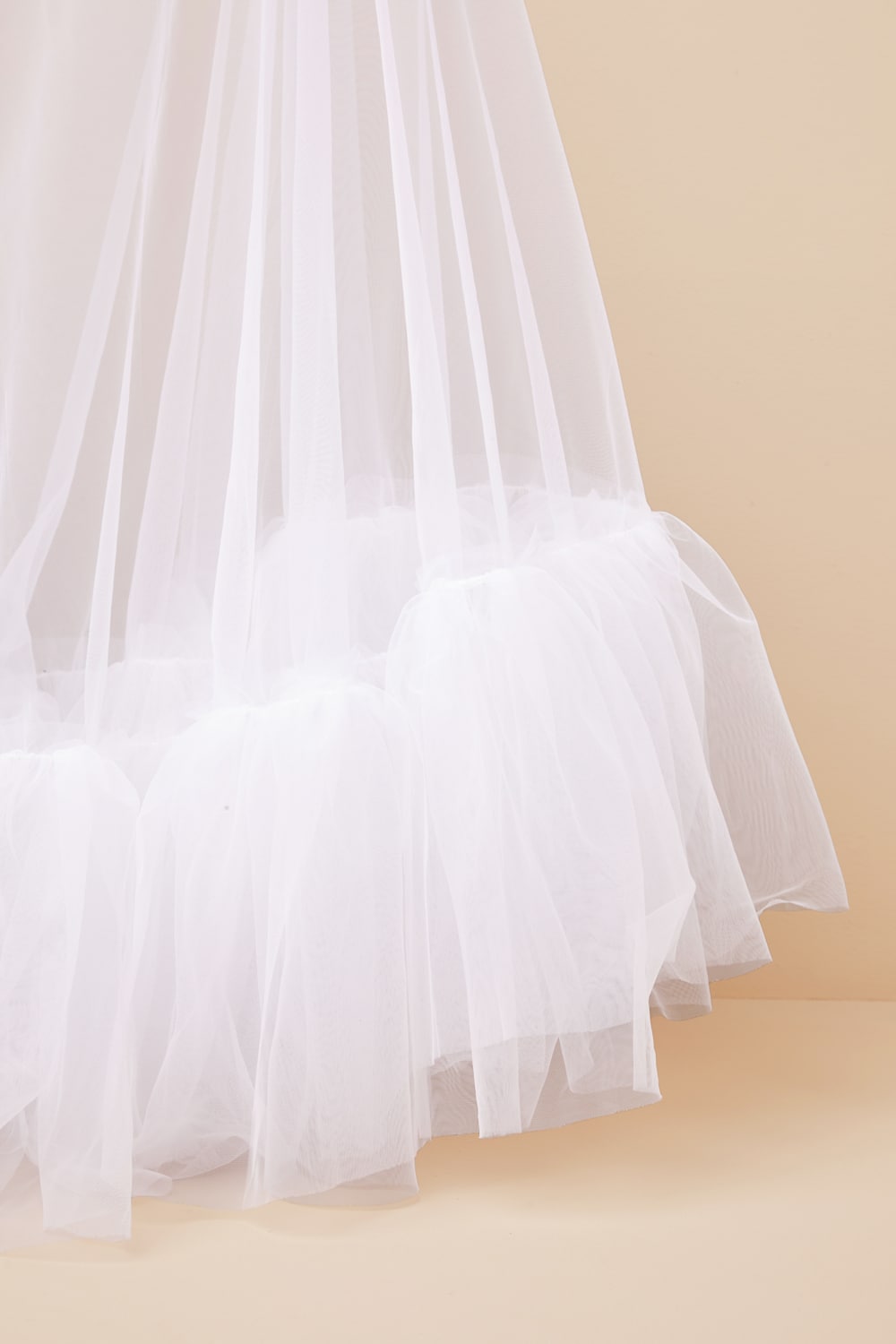 Lalith White Tulle Ruffled Veil