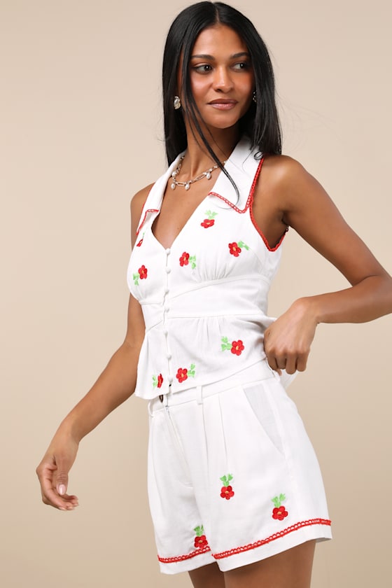 Ayah White Embroidered High-Rise Shorts 1