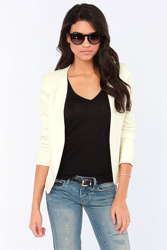 ivory blazer outfits