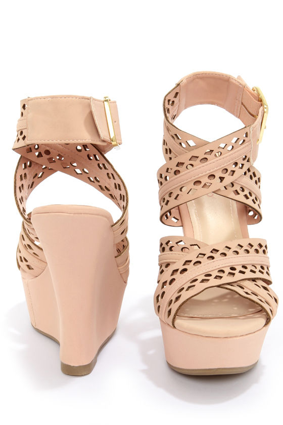 Bamboo Smooch 43 Rose Crisscrossing Strappy Wedge Sandals
