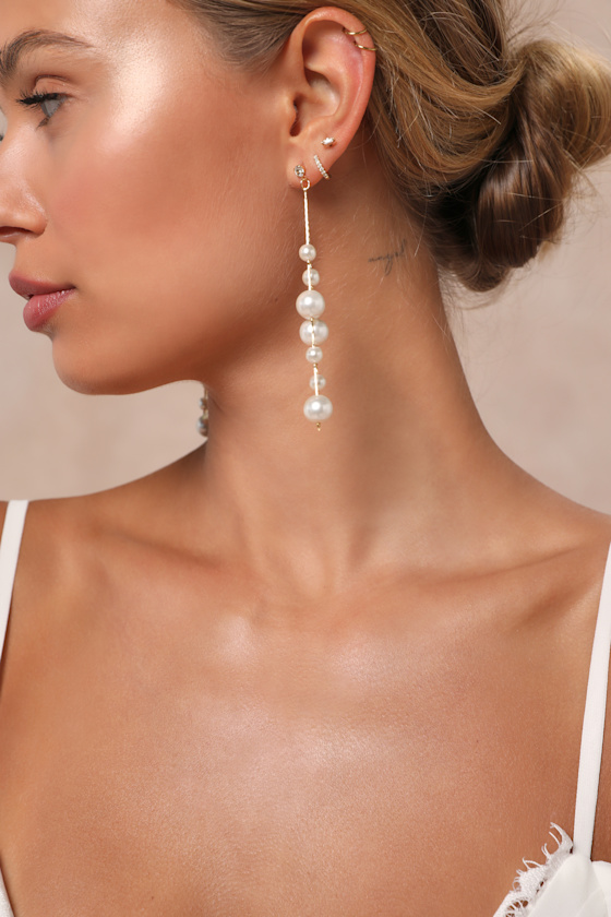 Exceedingly Elevated Gold Pearl Rhinestone Drop Earrings 4