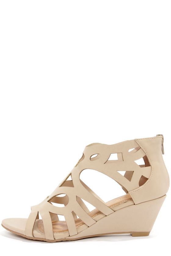 short nude wedges