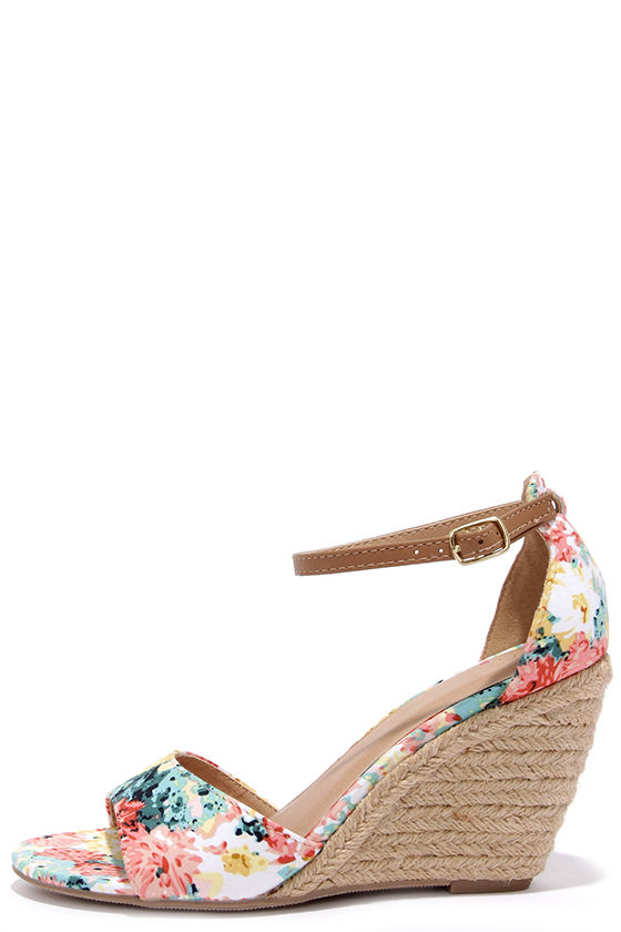 flower print wedges