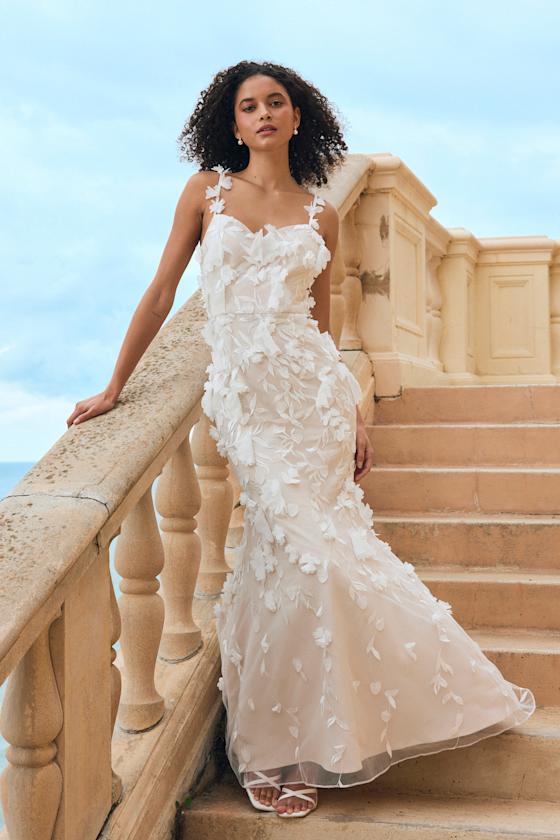 Image of Kore White and Beige 3D Floral Mermaid Maxi Dress