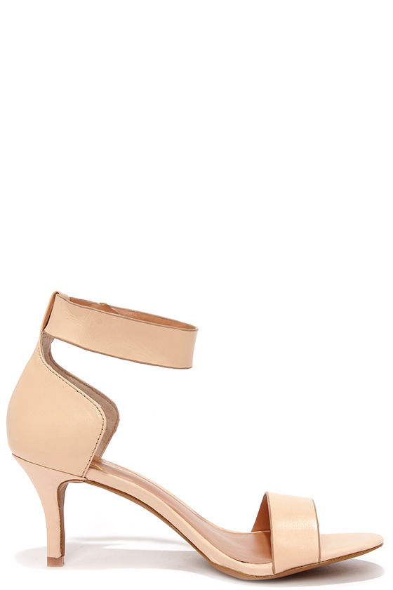 nude kitten heel