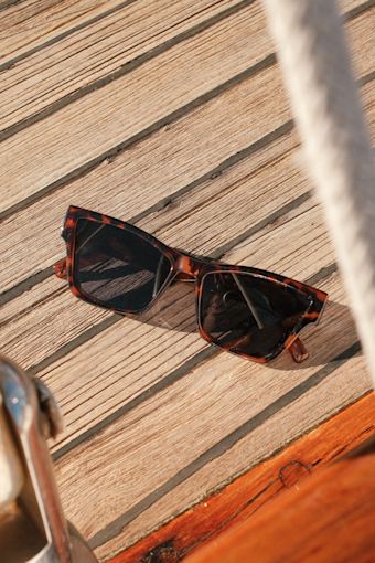Modern Trends Brown Tortoise Cat-Eye Sunglasses 1