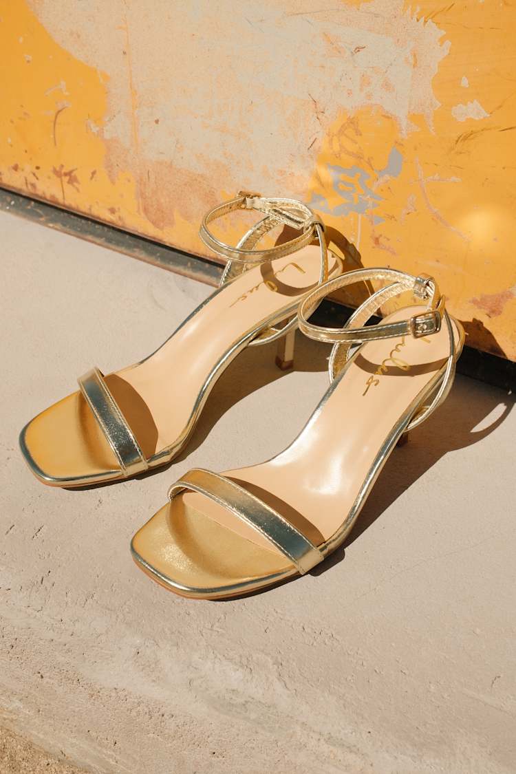 gold low heel dress sandals NEW! Nina Women's Pumps Low Heels Evening Dress Sandals Size 5.0 M, Gold Glitter