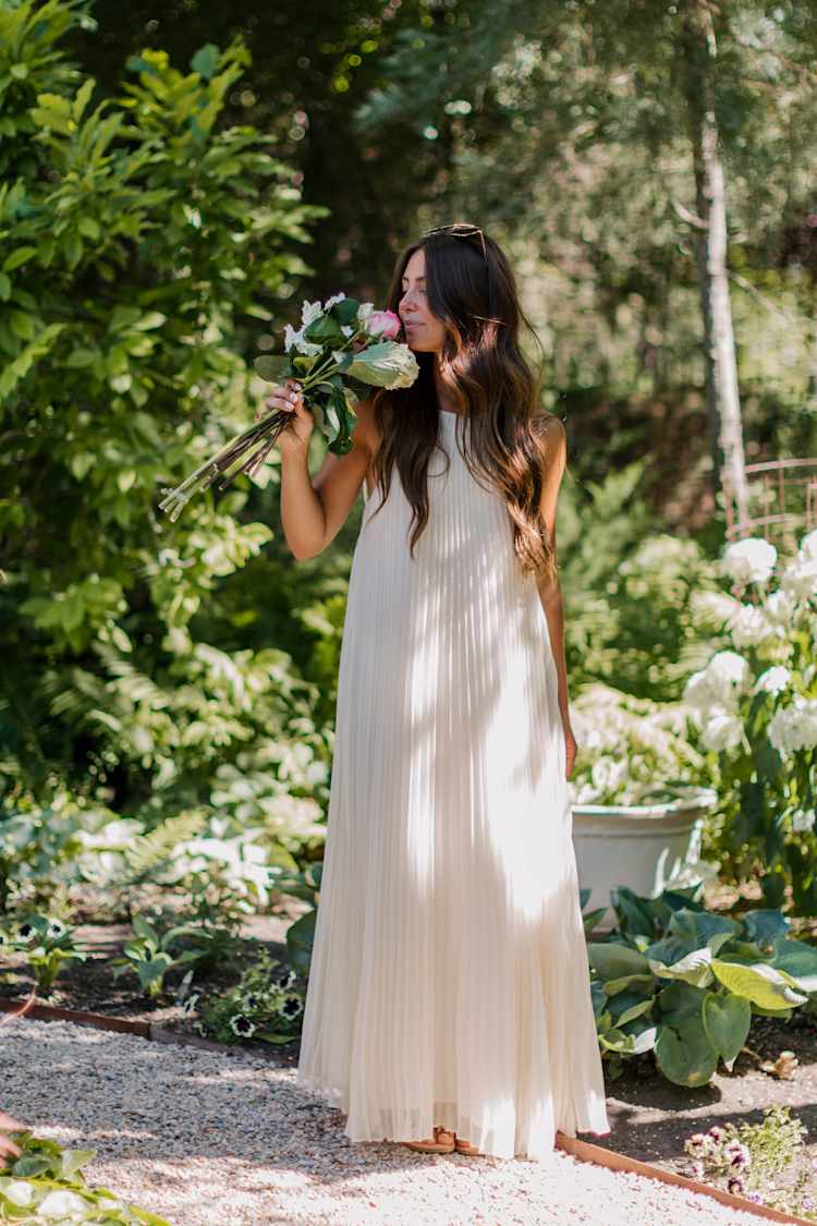 tie strap maxi dress Kaya - White 44.5 inches * Print may vary * Jersey knit fabrication * 100% Viscose Lulus | Light Blue Mesh