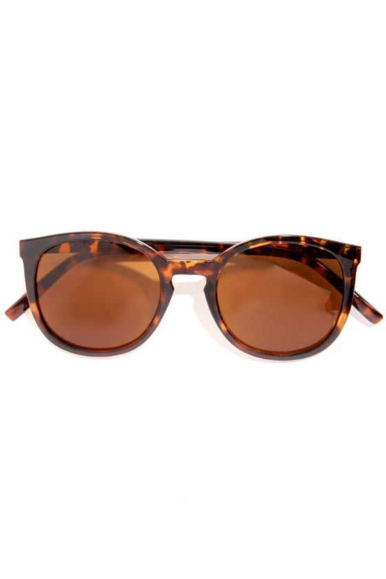 Quay Dixi Brown Sunglasses Tortoise Sunglasses 40.00 Lulus