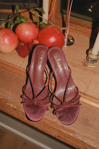 WYATTE/REINEY: DEEP BURGUNDY 2