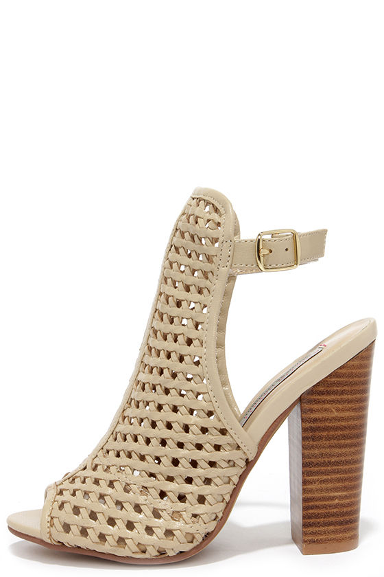 chinese laundry lace booties