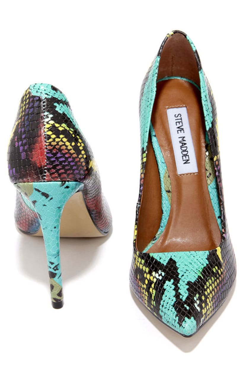 steve madden snake print pumps