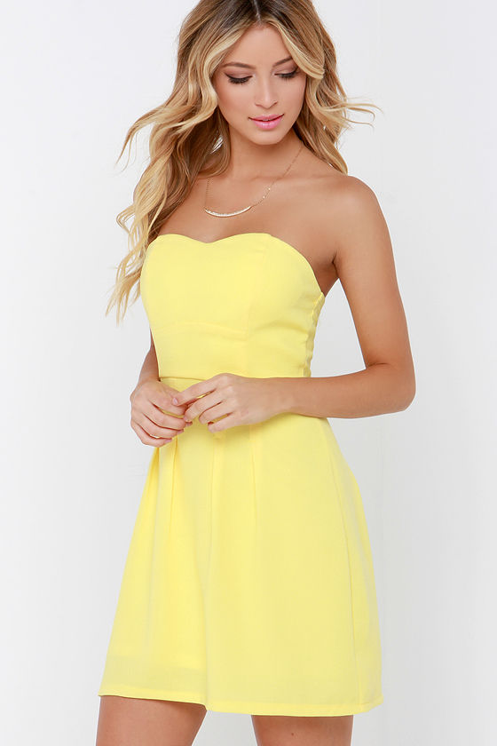 Classy Knoll Yellow Strapless Dress