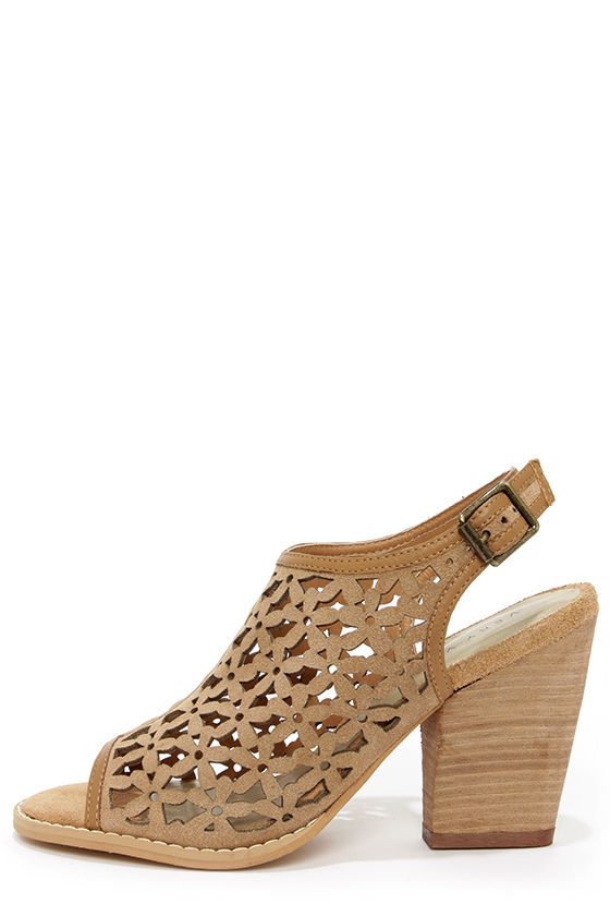 2 inch tan heels