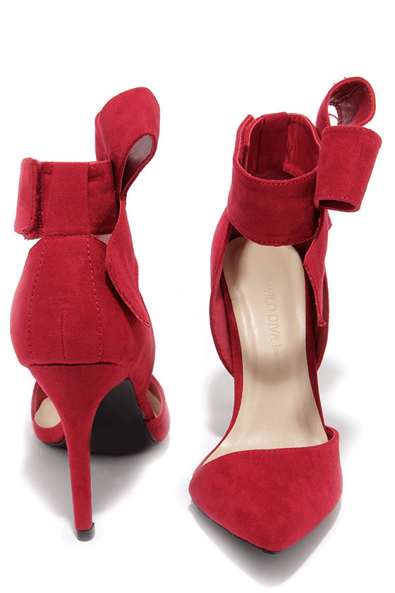 red pumps with bow on the back