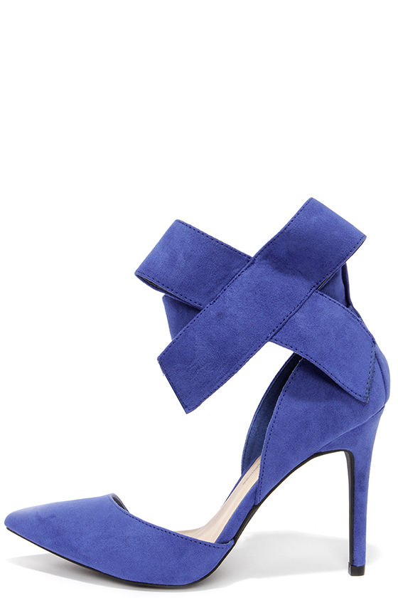 blue heels with a bow