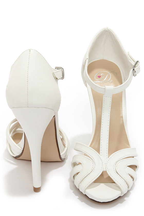 cute white sandals for juniors
