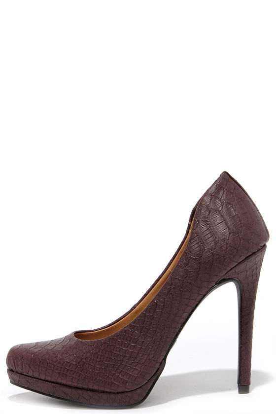 pumps burgundy