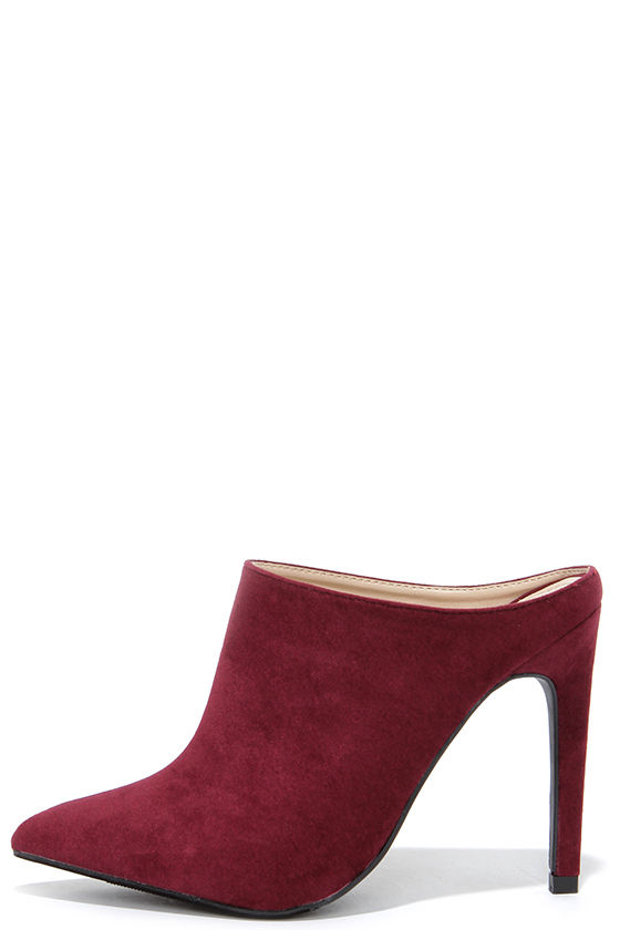 red pointed mules