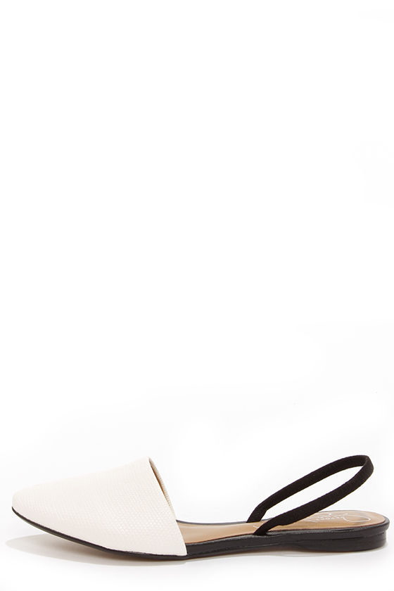 pointed flats white