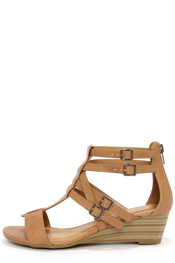 tan sandals small heel