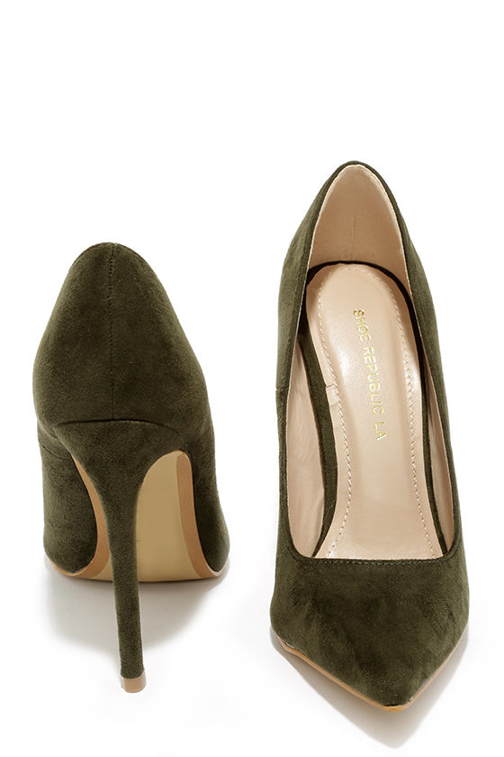 green suede pump