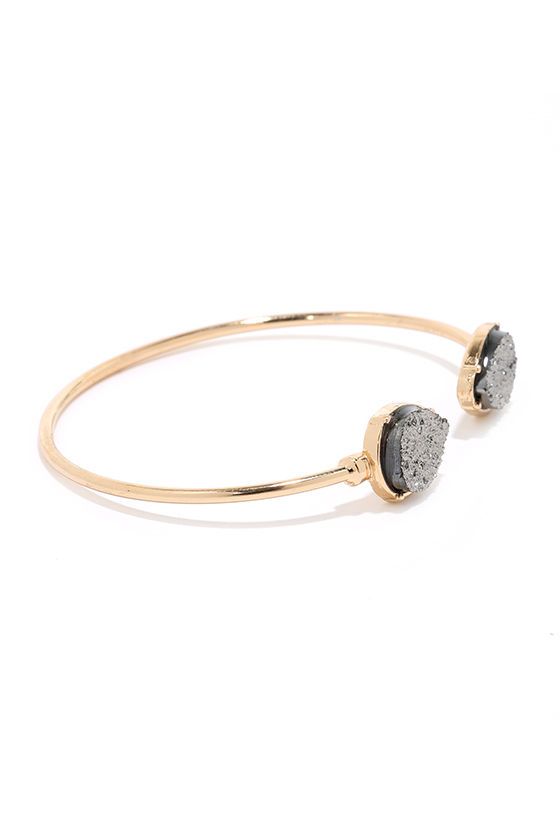 bracelet clutch