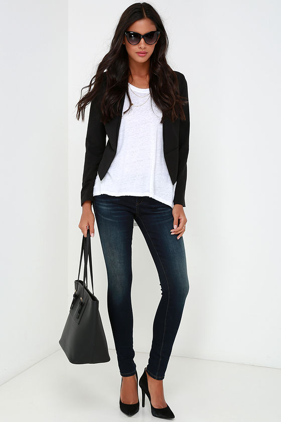 black cropped blazer outfit