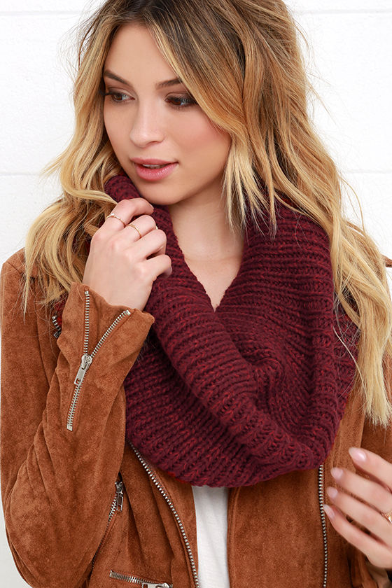 maroon knit scarf