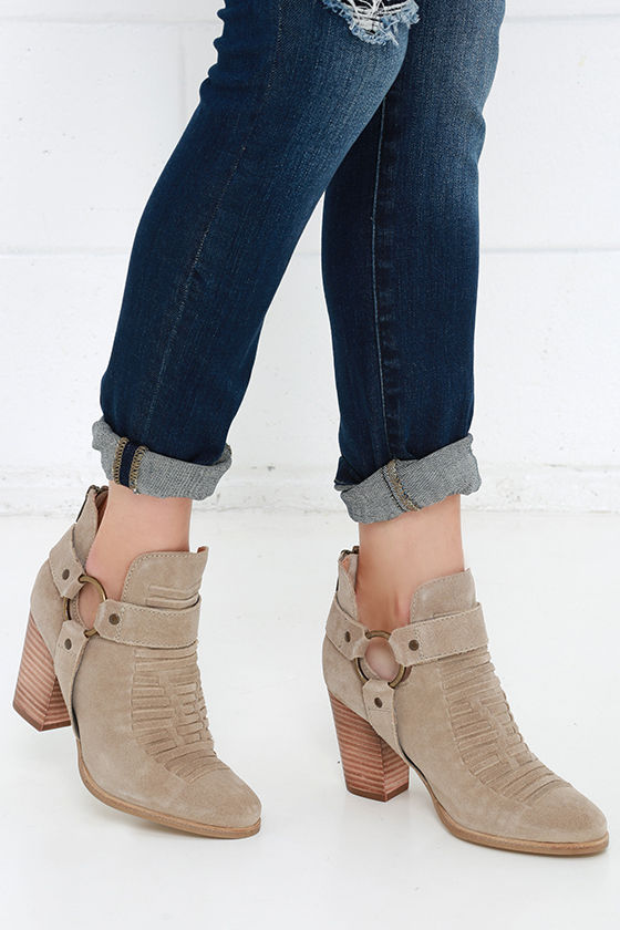 seychelles so blue cutout bootie