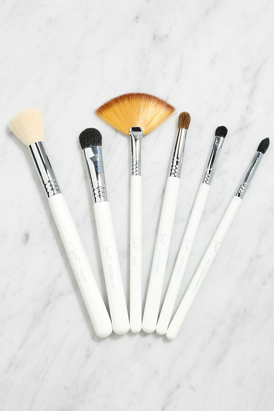 Sigma Ethereal Radiance Brush Set Brush Collection 76.00 Lulus