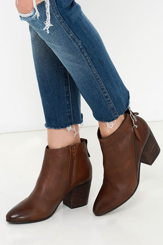 steve madden brown booties