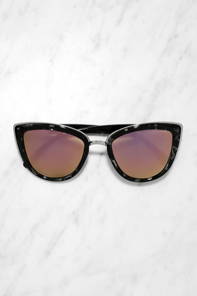 Quay My Girl - Tortoise and Pink Sunglasses - Cat-Eye  display picture 3