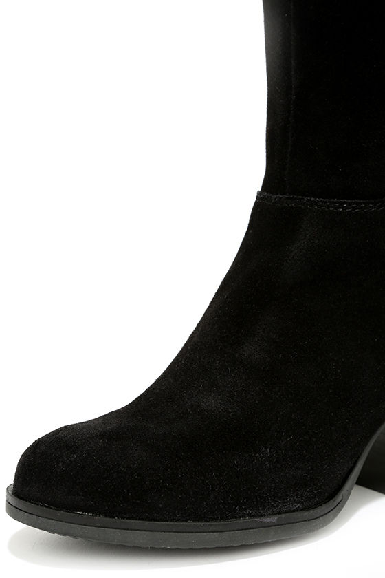 pointed toe ankle shoes